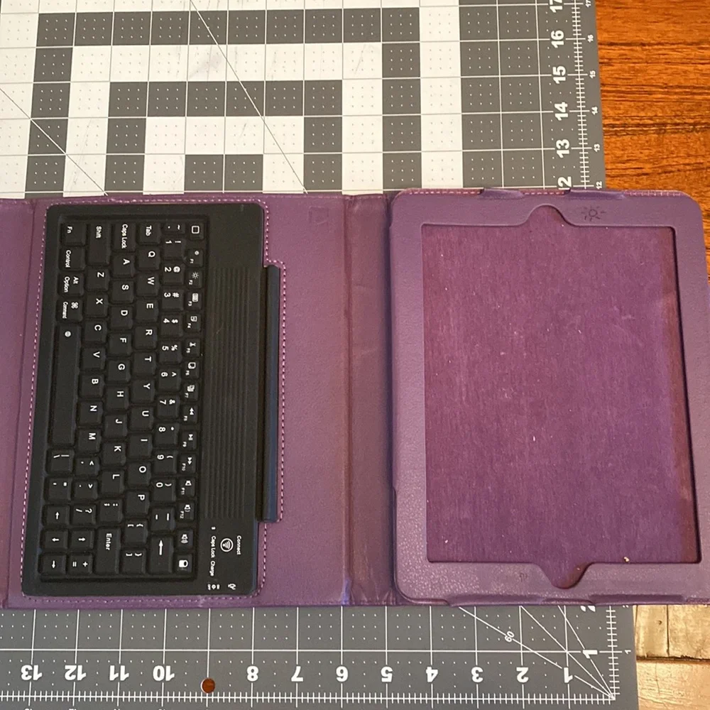 iPad Case with Bluetooth Keyboard